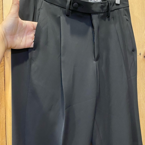 TOM FORD
Pleated Wide-Leg Pants
size 10 unhemmed - Picture 8 of 8